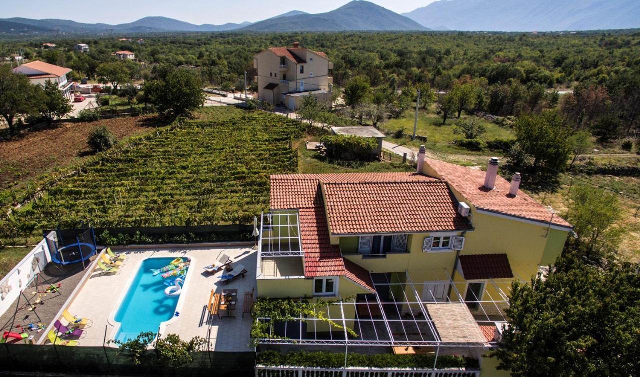 Holiday Residence Maja Katuni ภายนอก รูปภาพ