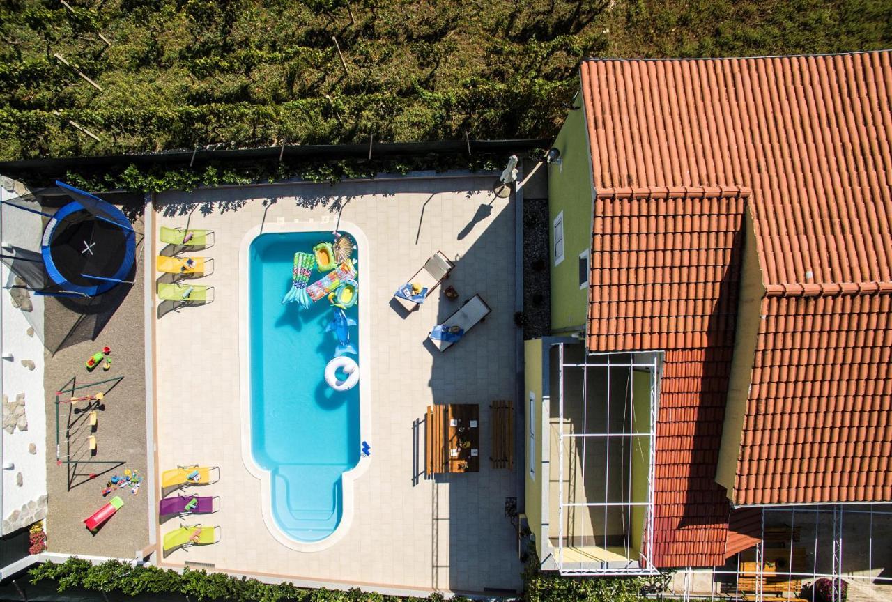 Holiday Residence Maja Katuni ภายนอก รูปภาพ