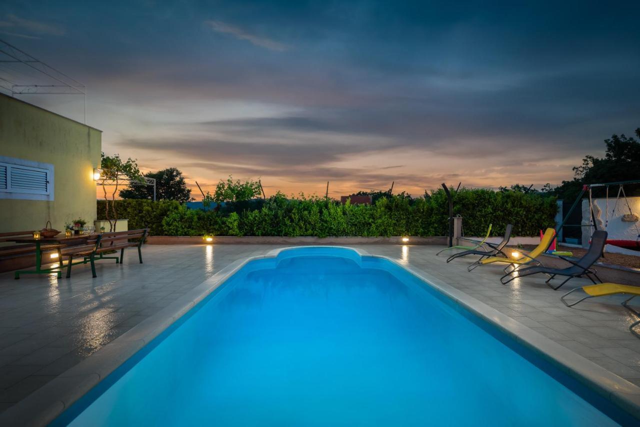 Holiday Residence Maja Katuni ภายนอก รูปภาพ