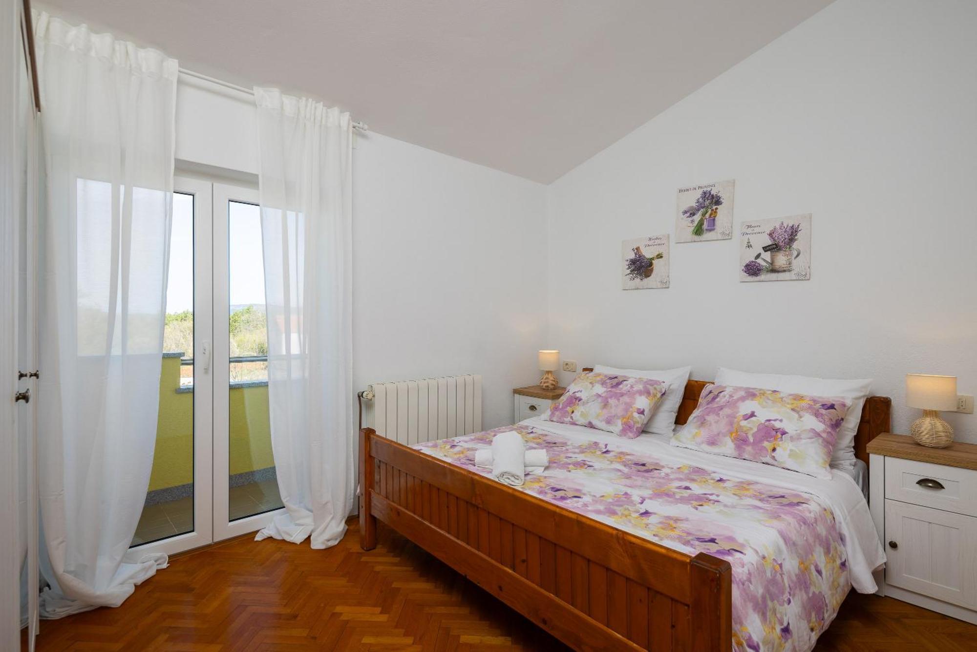 Holiday Residence Maja Katuni ภายนอก รูปภาพ