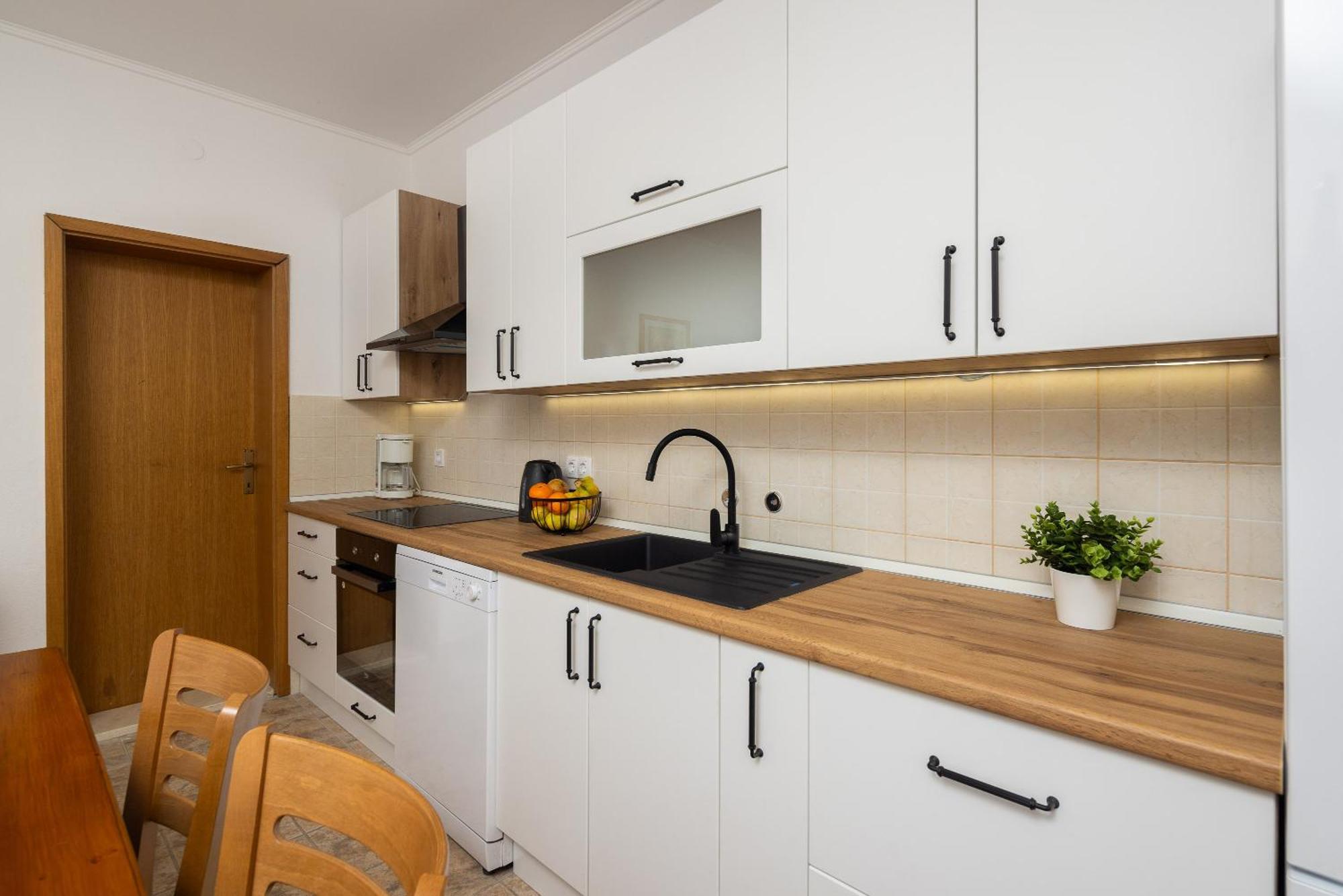 Holiday Residence Maja Katuni ภายนอก รูปภาพ